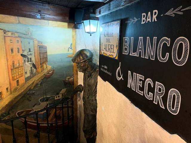 Bar Blanco&Negro en la Calle Laurel (Logroño)