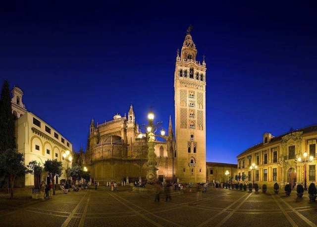 Plaza Virgen de los Reyes, Seville, Spain - Sep 2009